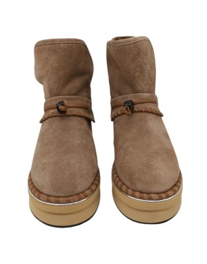 ELVIO ZANON STIVALETTO IN CAMOSCIO INGRASSATO COLORE NOCCIOLA CON RIPORTI IN VITELLO CUOIO, FODERA LANA, GUARDOLO A TRECCIA CON