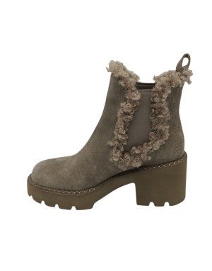 TOSCA BLU BEATLES LISCIO IN CAMOSCIO INGRASSATO COLORE FANGO, PROFILI IN LANA IN TINTA, FONDO MICRO CARRO, TACCO 7CM