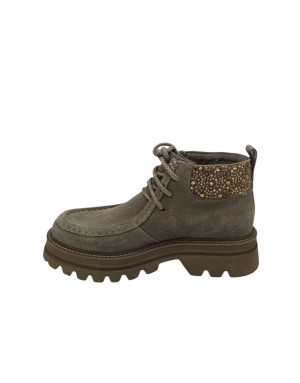 TOSCA BLU POLACCO/INGEGNERE STRINGATO,TOMAIA IN CAMOSCIO INGRASSATO COLORE FANGO CON COLLARINO STRASSATO ORO, FONDO GOMMA CARRO