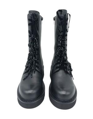 TOSCA BLU ANFIBIO LISCIO IN VITELLO COLORE NERO, LAMPO LATERALE, LACCIO IN VELLUTO NERO CON  ACCESSORI PIETRE NERE, FONDO GOMMA