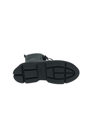 TOSCA BLU ANFIBIO LISCIO IN VITELLO COLORE NERO, LAMPO LATERALE, LACCIO IN VELLUTO NERO CON  ACCESSORI PIETRE NERE, FONDO GOMMA