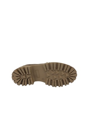 VSL MOCASSINO CON VASCHETTA, TOMAIA IN CAMOSCIO INGRASSATO COLORE TAUPE, MORSETTO CON ACCESSORI DORATI LATERALI, FONDO MICRO CA