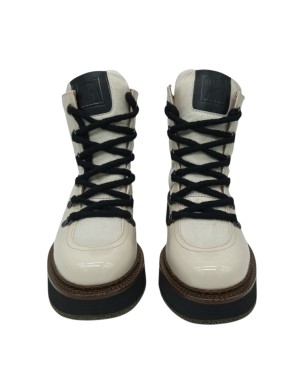 CATERINA C POLACCO/PEDULA IN NAPLAK COLORE PANNA  CON LINGUETTA CON CAVALLINO IN TINTA, TOPPONCINO IN VITELLO NERO, GUARDOLO CU