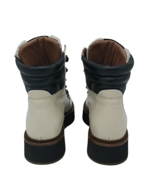 CATERINA C POLACCO/PEDULA IN NAPLAK COLORE PANNA  CON LINGUETTA CON CAVALLINO IN TINTA, TOPPONCINO IN VITELLO NERO, GUARDOLO CU