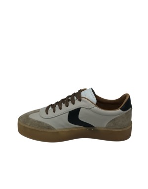 VOILE BLANCHE MIND 02 SNEAKER LACCI IN VITELLO E CAMOSCIO COLORE BEIGE/LATTE CON PROFILI NERI, FONDO GOMMA MIELE