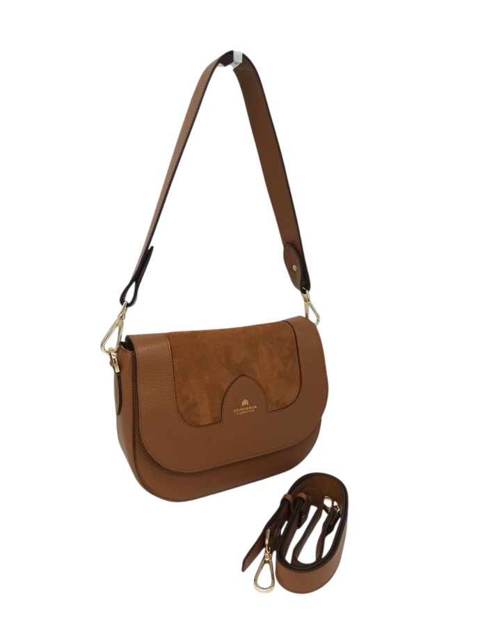 CUOIERIA FIORENTINA BORSA MEDIA IN VITELLO E CAMOSCIO COLORE CARAMEL, CHIUSURA A PATTA, TRACOLLA A SPALLA E TRACOLLA STACCABILE