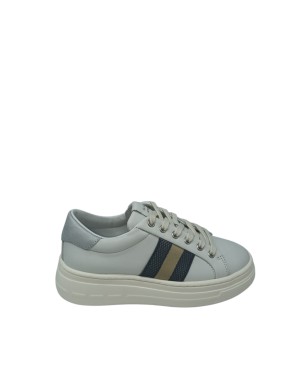 STOKTON SNEAKER LACCI IN VITELLO COLORE GESSO CON BANDA LATERALE IN TESSUTO GRIGIO-ORO, FONDO GOMMA EXTRA LIGHT 4,5CM