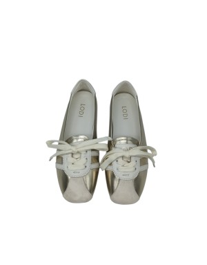 LODI BALLERINA STRINGATA, TOMAIA IN VITELLO LAMINATO COLORE PLATINO PUNTALINO IN CAMOSCIO BEIGE CON RIPORTI IN VITELLO BIANCO, 