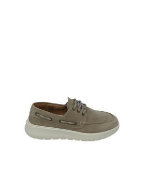 AMBITIOUS SNEAKER STRINGATA GUSTO BARCA, TOMAIA IN CAMOSCIO COLORE TAUPE, FONDO EXTRA LIGHT