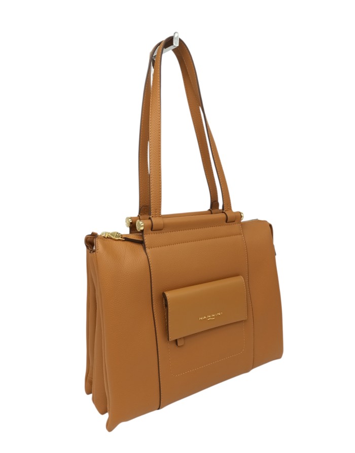 NANNINI BORSA GRANDE IN VITELLO COLORE COGNAC, LAMPO CENTRALE, TRE SCOMPARTI, TASCA FRONTALE CON PATTA E TASCA POSTERIORE, DUE 