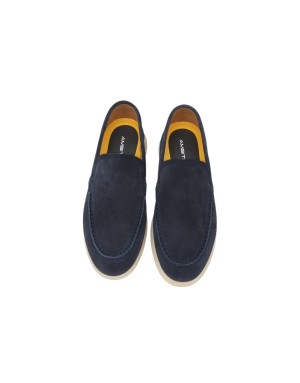 AMBITIOUS MOCASSINO CON VASCHETTA LISCIA, TOMAIA IN CAMOSCIO COLORE BLU NAVY, FONDO GOMMA