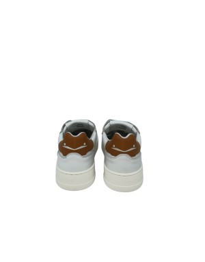 VOILE BLANCHE SNEAKER LACCI IN VITELLO COLORE BIANCO CON TOPPONCINO CUOIO, FONDO GOMMA EXTRA LIGHT