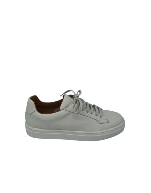 FRAU SNEAKER LACCI IN VITELLO COLORE BIANCO, FONDO GOMMA