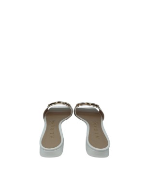 ALBANO SABOT SPUNTATO UNA FASCIA, TOMAIA IN RAFIA NATURALE E NAPLAK COLORE BIANCOM MORSETTO LACCATO, TACCO FASCIATO 2,5CM, FOND