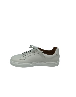 FRAU SNEAKER LACCI IN VITELLO COLORE BIANCO, FONDO GOMMA