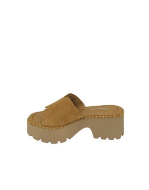 TAMARIS SABOT SPUNTATO UNA FASCIA, TOMAIA IN CAMOSCIO COLORE CAMEL, GUARDOLO IMPUNTURATO, FONDO ZEPPA/TACCO 6,5CM IN GOMMA EXTR