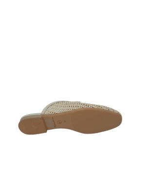 TAMARIS SABOT FORATO IN RAFIA E VITELLO COLORE AVORIO, MORSETTO DORATO, FONDINO GOMMA, TACCO 2CM