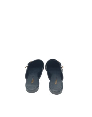 TAMARIS SABOT CON VASCHETTA, TOMAIA IN VITELLO COLORE NERO, DUE FIBBIETTE LATERALI DORATE, FONDINO GOMMA, TACCO 1,5CM