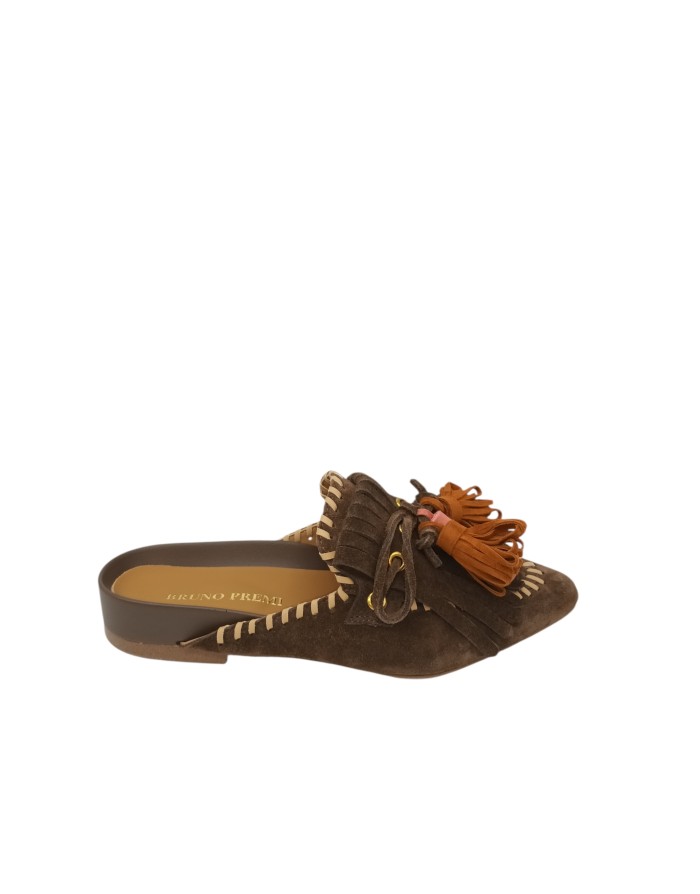 BRUNO PREMI SABOT IN CAMOSCIO COLORE BROWN CON FRANGIA IN TINTA ED ACCESSORI MULTICOLOR, INSERTI IN VITELLO CUOIO, FONDINO GOMM