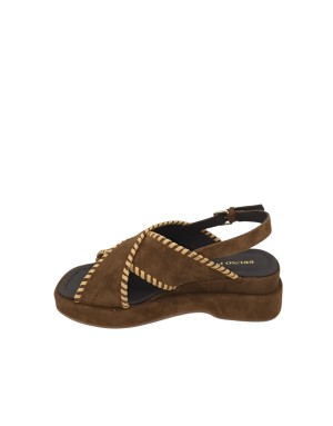 BRUNO PREMI SANDALO DUE FASCE IM CAMOSCIO COLORE TABACCO CON IMPUNTURE IN VITELLO CUOIO, ZEPPA FASCIATA 5,5 CM