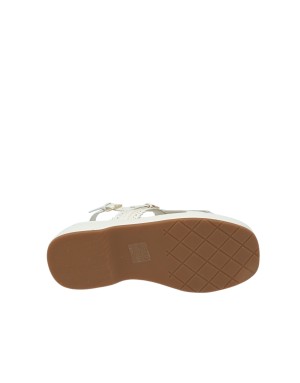 BRUNO PREMI SANDALO DUE FASCE CON FRANGIA CENTRALE E FIBBIETTA LATERALE, TOMAIA IN VITELLO COLORE BURRO, ZEPPA FASCIATA 5,5 CM