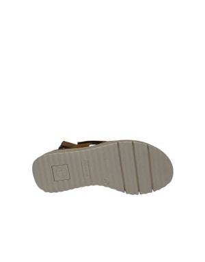 TAMARIS SANDALO RAGNETTO IN CAMOSCIO COLORE COGNAC, CINTURINO CON STRAPPO, GUARDOLO IMPUNTURATO, FONDO GOMMA 6CM