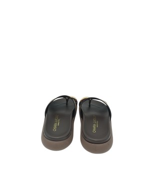 CHIARA LUCIANI SABOT SPUNTATO CON FASCIA INFRADITO IN VITELLO COLORE CUOIO, ACCESSORIO DORATO, FONDO GOMMA 4CM