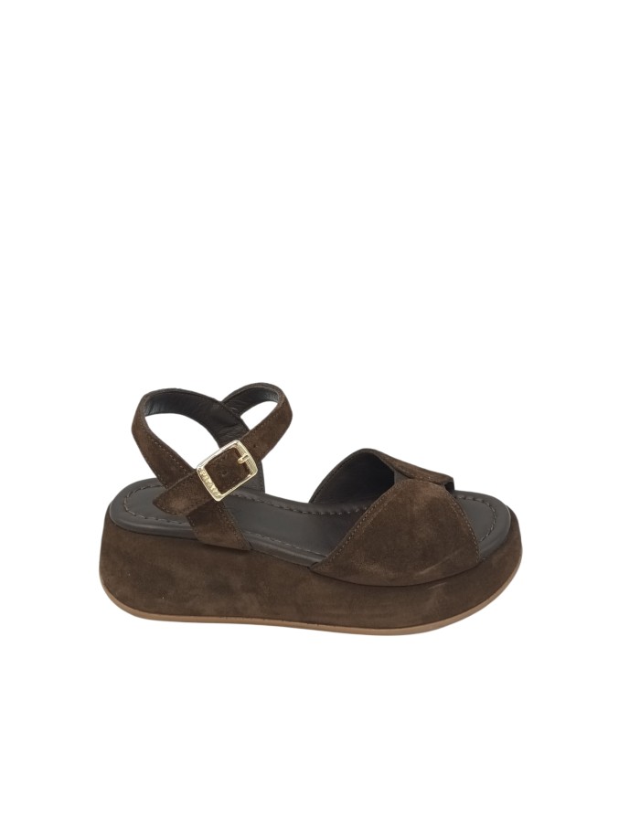 FRAU SANDALO UNA FASCIA CON SCOLLO A V E CINTURINO ALLA CAVIGLIA, TOMAIA IN CAMOSCIO COLORE CACAO, ZEPPA FASCIATA 5CM, FONDINO 