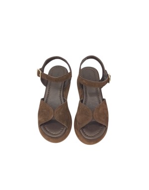 FRAU SANDALO UNA FASCIA CON SCOLLO A V E CINTURINO ALLA CAVIGLIA, TOMAIA IN CAMOSCIO COLORE CACAO, ZEPPA FASCIATA 5CM, FONDINO 
