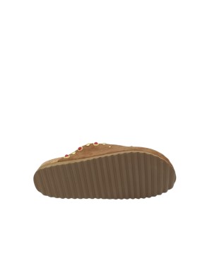 EKP SABOT IN CAMOSCIO COLORE CUOIO CON NAPPINE BICOLOR E NOTTOLINI DORATI CON PIETRE ROSSE, FONDO MICRO 3CM