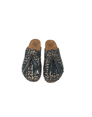 EKP SABOT IN VITELLO LAMINATO INTRECCIATO COLORE NERO/PELTRO CON NAPPINE IN TINTA, FONDO MICRO 3CM