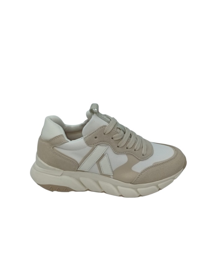 CALLAGHAN  SNEAKER LACCI IN CAMOSCIO E TESSUTO TECNICO COLORE BIANCO-TORTORA, FONDO GOMMA ONDULATO 4,5CM