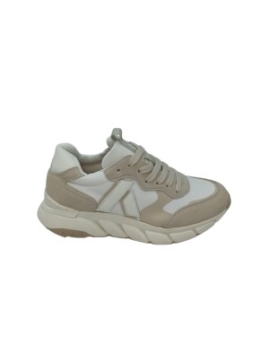 CALLAGHAN  SNEAKER LACCI IN CAMOSCIO E TESSUTO TECNICO COLORE BIANCO-TORTORA, FONDO GOMMA ONDULATO 4,5CM