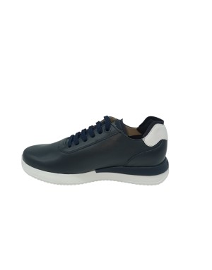 CALLAGHAN SNEAKER LACCI IN VITELLO SFODERATO COLORE BLU CON RIPORTI E TOPPONCINO COLORE BIANCO, FONDO GOMMA EXTRA LIGHT