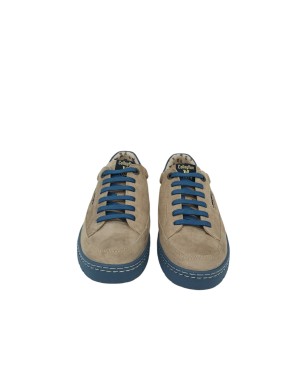 CALLAGHAN  SNEAKER LACCI IN CAMOSCIO INGRASSATO COLORE PIETRA CON TOPPONCINO E FONDO GOMMA COLORE OCEANO